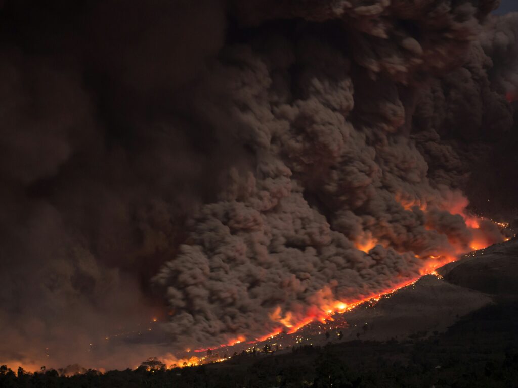 acatenango volcano eruption