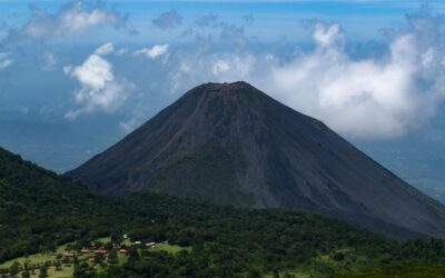 Santa Ana Volcano Travel Guide: Hiking, Safety, and Best Time to Visit